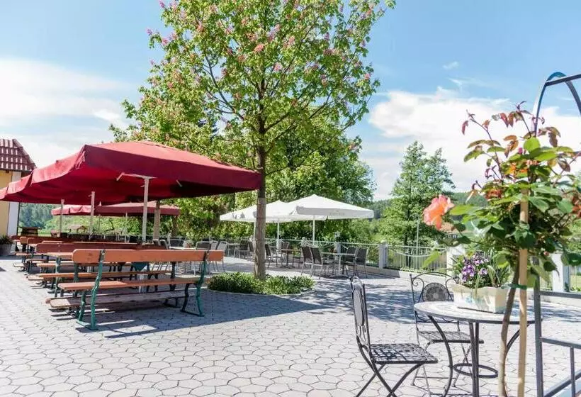 & Pension Zum Birnthaler