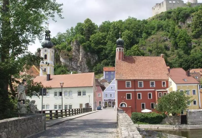 & Pension Zum Birnthaler