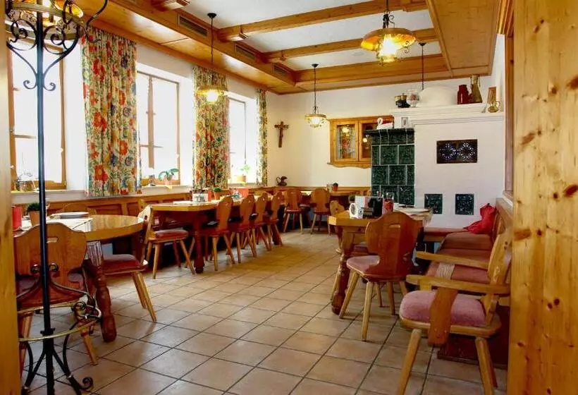 & Pension Zum Birnthaler