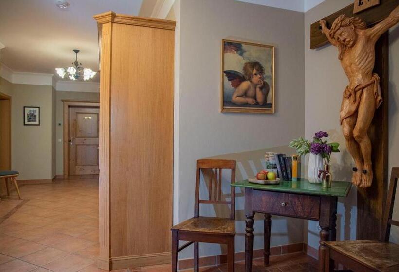 & Pension Zum Birnthaler