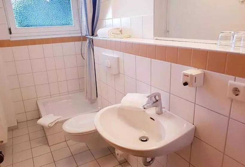 ユースホステル Christian Jensen Kolleg Und Gästehäuser