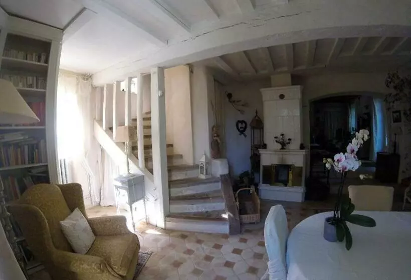 Aamiaismajoitus (B&B) Clos De La Rose