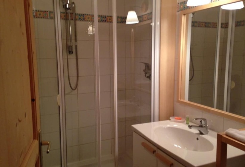 مبيت وإفطار La Ferme Du Dizacre