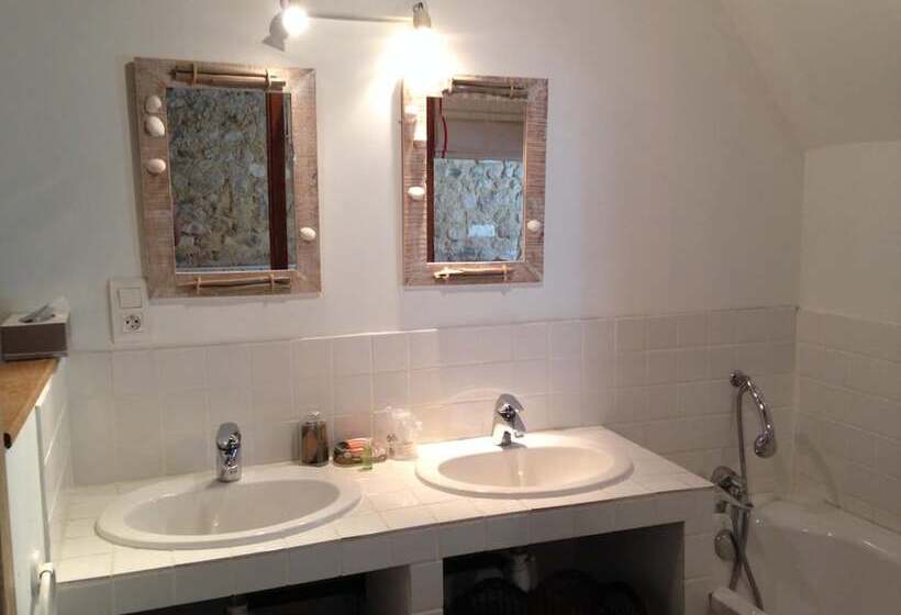 مبيت وإفطار La Ferme Du Dizacre