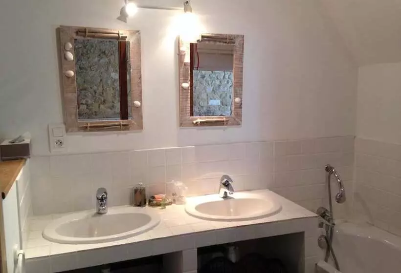 ベッドアンドブレックファースト La Ferme Du Dizacre