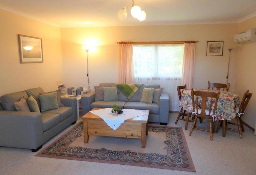 Bed and Breakfast Tamar River Retreat