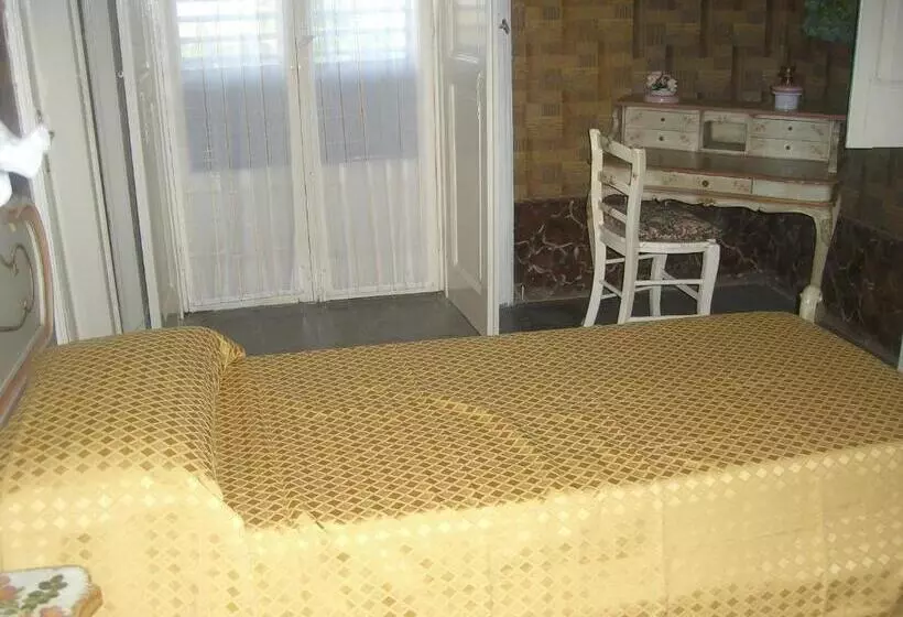 Aamiaismajoitus (B&B) Villa Genny