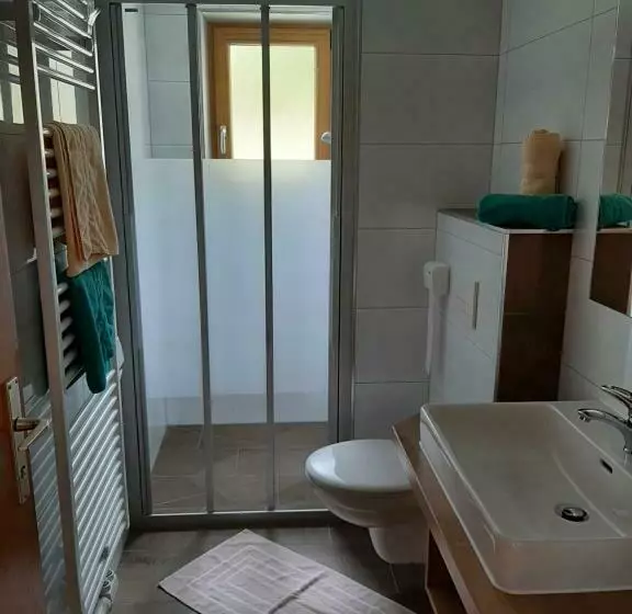 ホテル Alpenhof Strenge