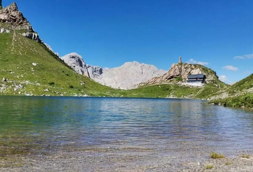 ホテル Alpenhof Strenge