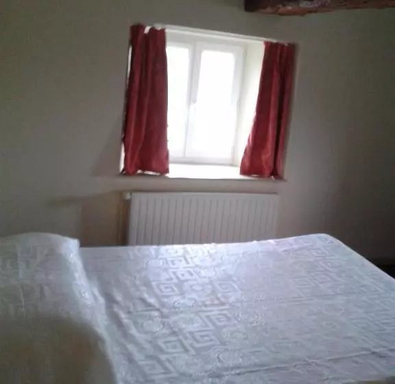 Hotelli Auberge De La Planèze