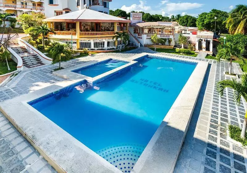 ホテル Capital O Oxtankah,chetumal Bay