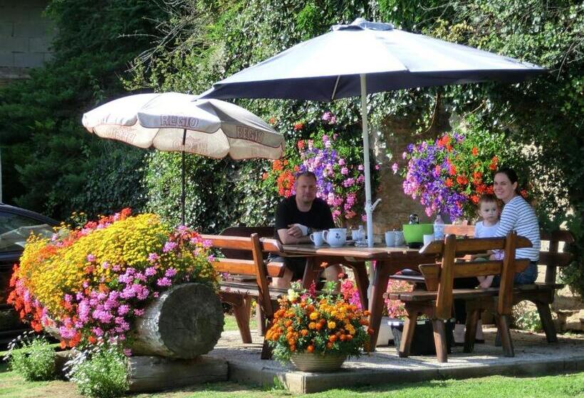 فندق Kniebergerhof