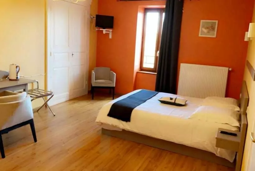 Hotelli La Claie Des Champs