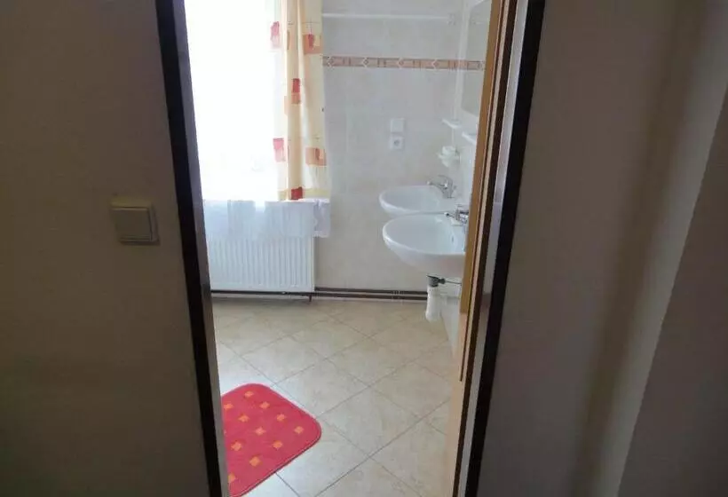 Hotelli Penzion Horalka