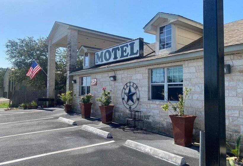 فندق على الطريق Cedar Creek Inn