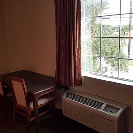 فندق على الطريق Cedar Creek Inn