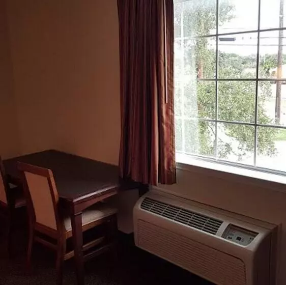 Motelli Cedar Creek Inn