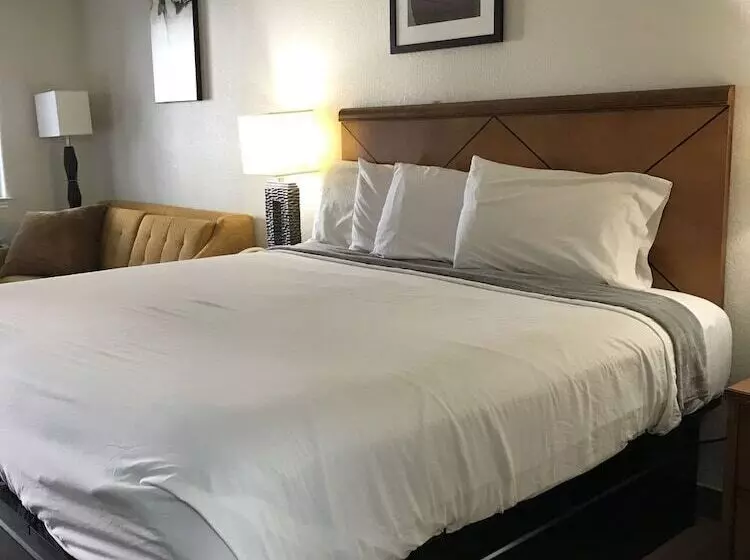 Motelli Cedar Creek Inn