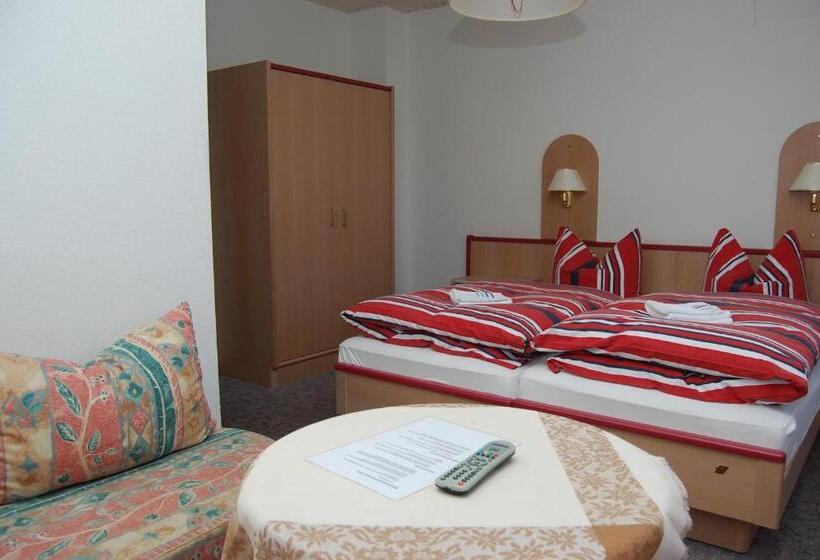 بنسيون Landgasthof Am Park