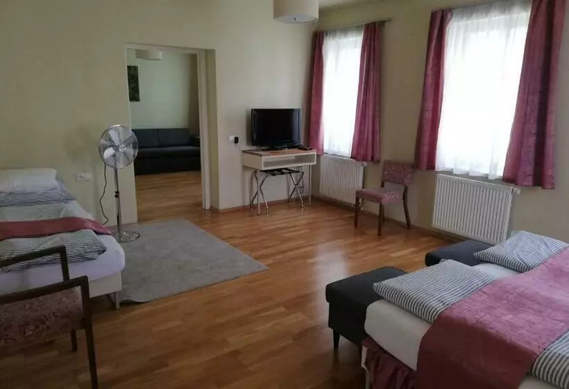 پانسیون Penzion Lípa