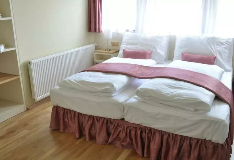 پانسیون Penzion Lípa