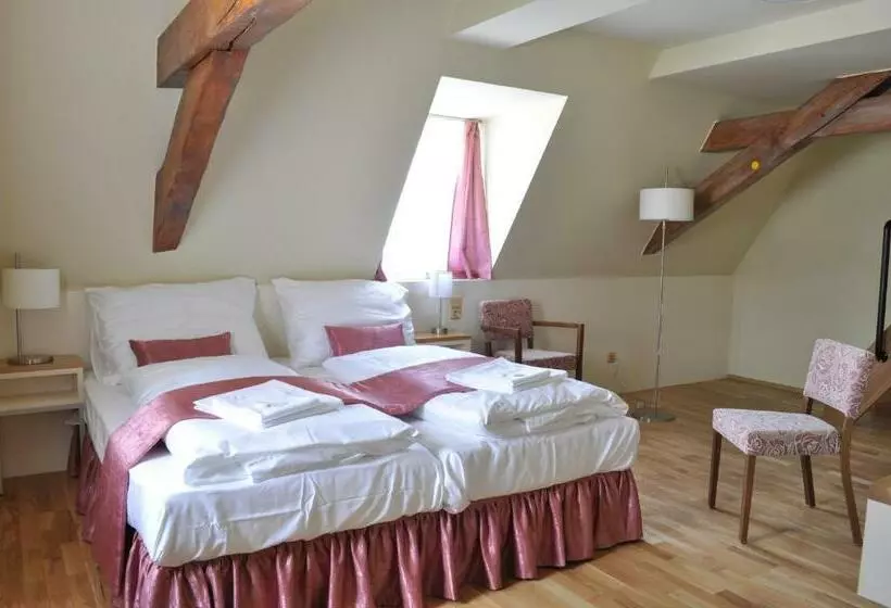 پانسیون Penzion Lípa