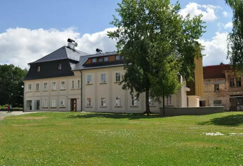 پانسیون Penzion Lípa