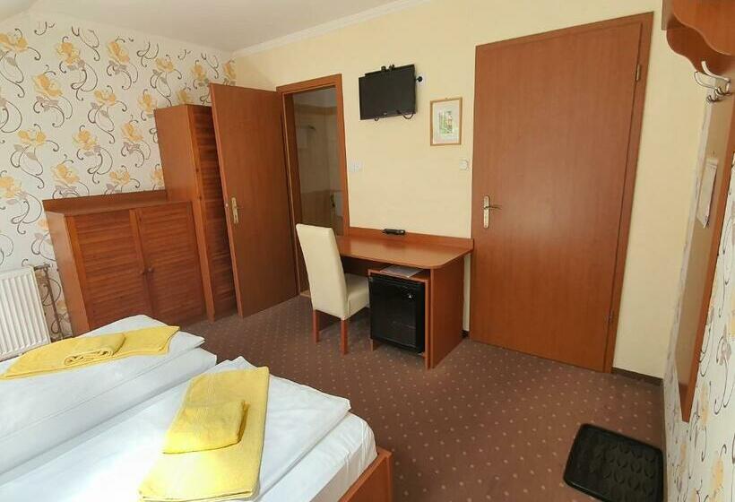 膳宿费 Platán Szálláshely