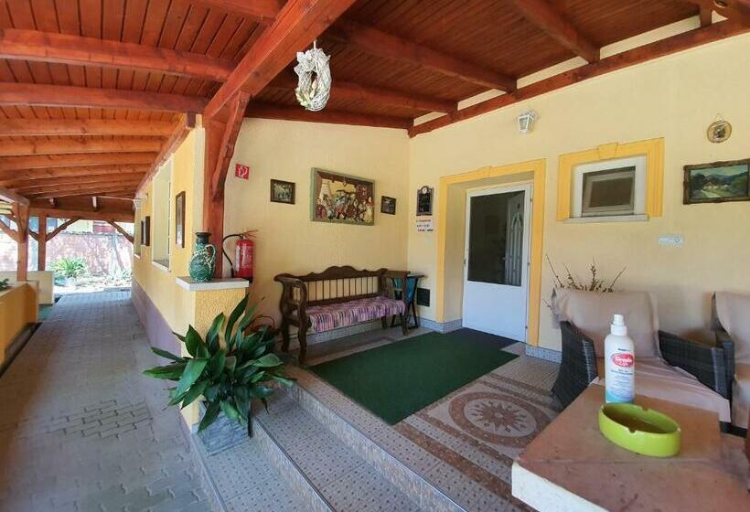 膳宿费 Platán Szálláshely