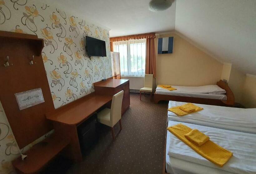 膳宿费 Platán Szálláshely