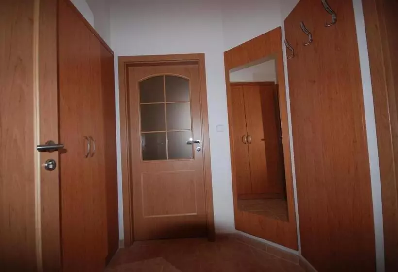 Retkeilymaja Penzion Růže