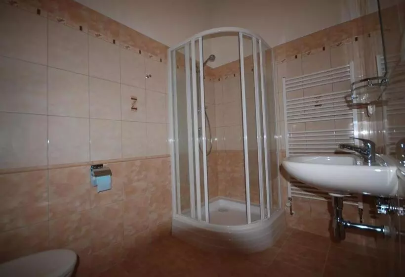 Retkeilymaja Penzion Růže