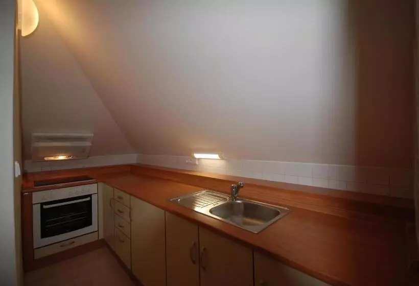 Retkeilymaja Penzion Růže