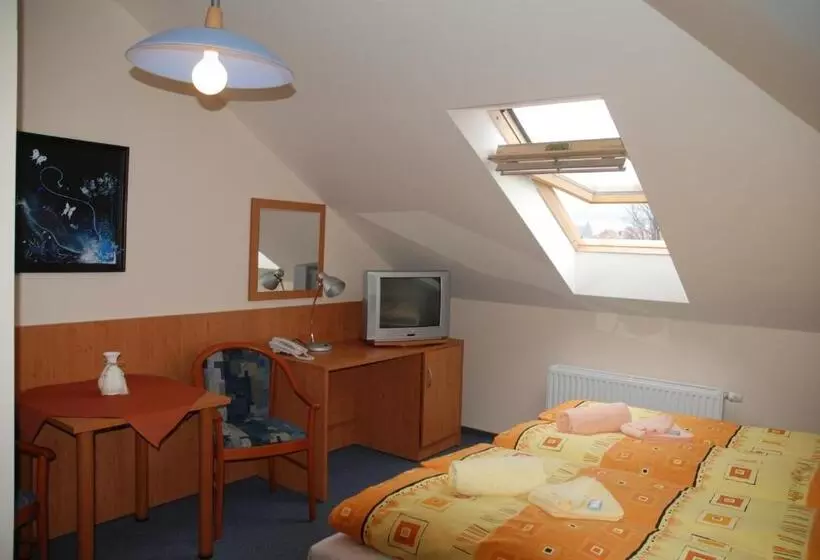 Retkeilymaja Penzion Růže