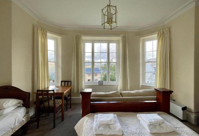 فندق صغير Y Pengwern