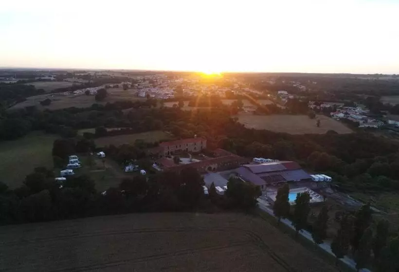 ベッドアンドブレックファースト Chambre D'hôte Manoir De La Baudonnière