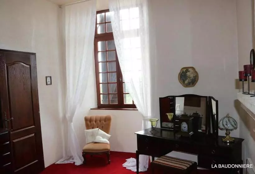 ベッドアンドブレックファースト Chambre D'hôte Manoir De La Baudonnière