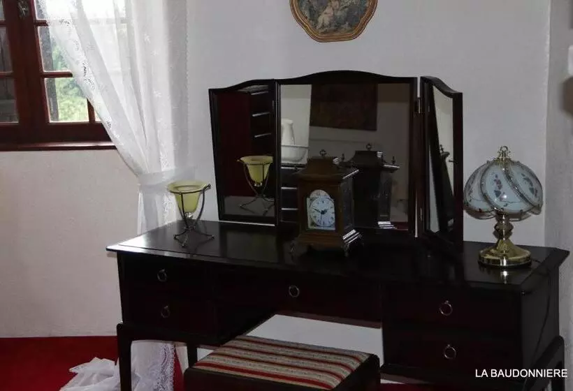 ベッドアンドブレックファースト Chambre D'hôte Manoir De La Baudonnière