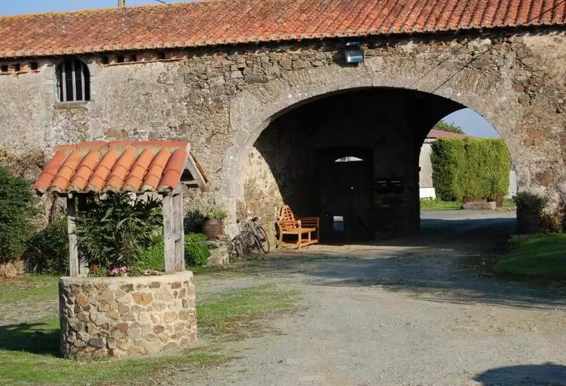 ベッドアンドブレックファースト Chambre D'hôte Manoir De La Baudonnière