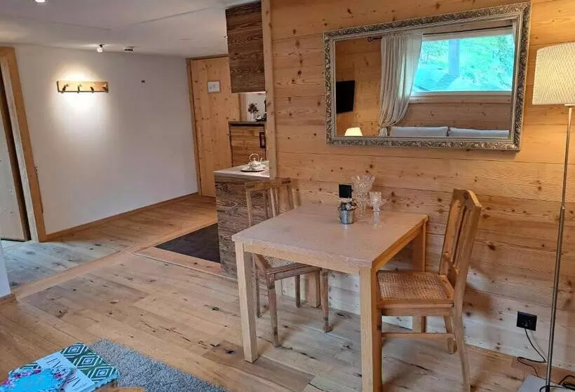 ベッドアンドブレックファースト Chesa Staila