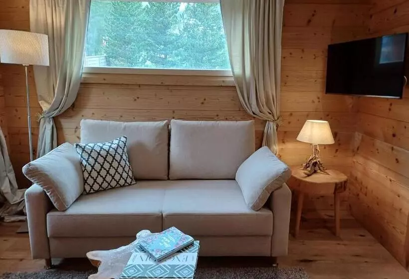 ベッドアンドブレックファースト Chesa Staila