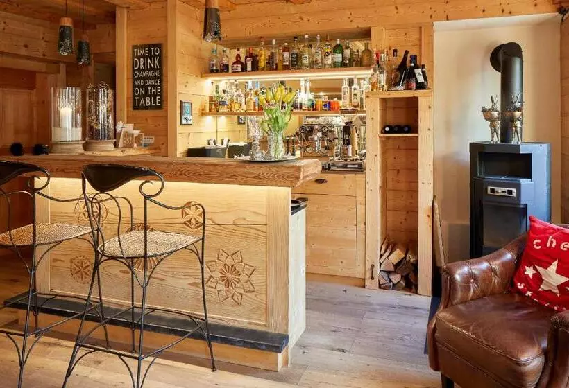 ベッドアンドブレックファースト Chesa Staila