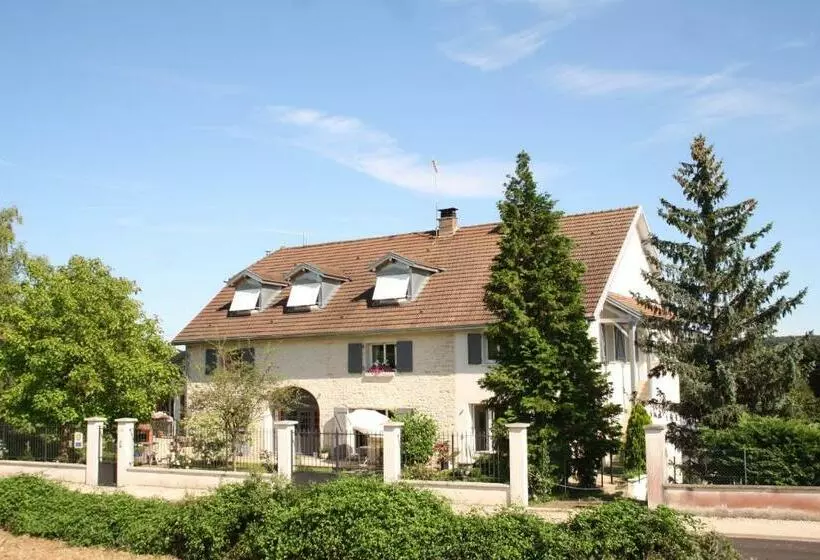 Aamiaismajoitus (B&B) Les Petunias