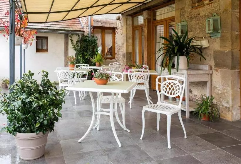 Aamiaismajoitus (B&B) Masoe Des Chatards