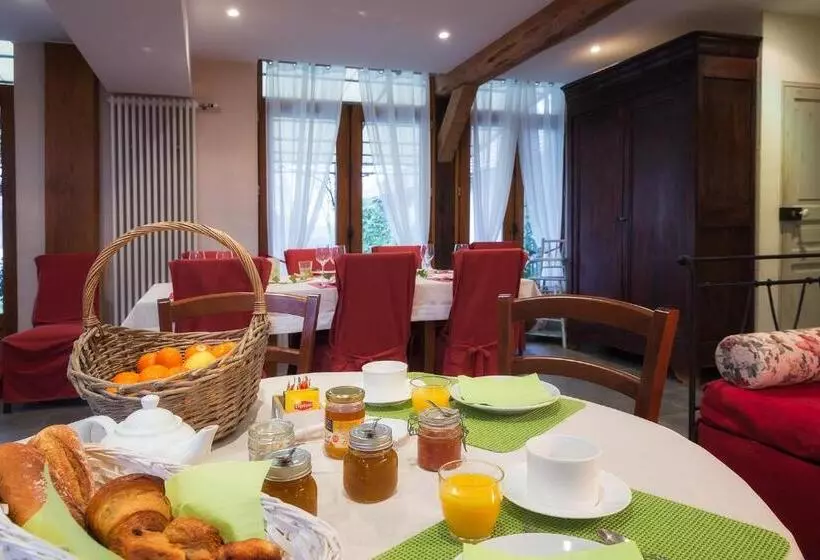 Aamiaismajoitus (B&B) Masoe Des Chatards