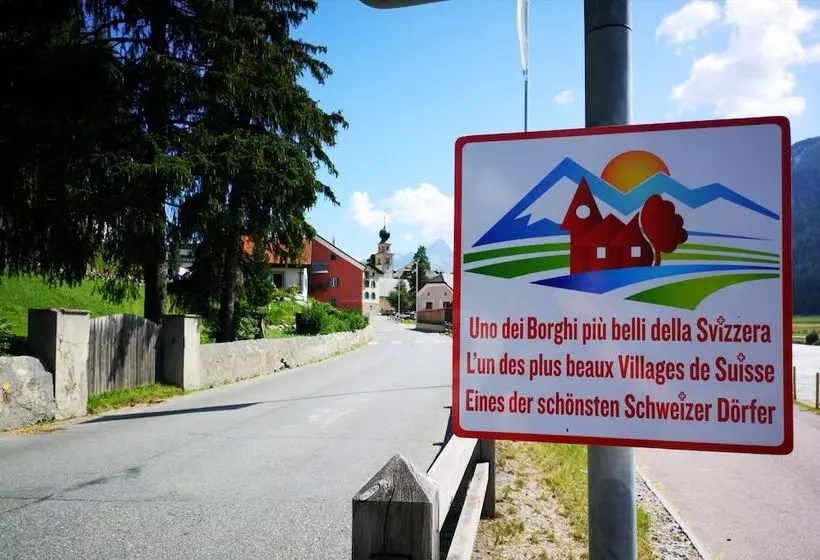 Hotelli Chesa Stuva Colani