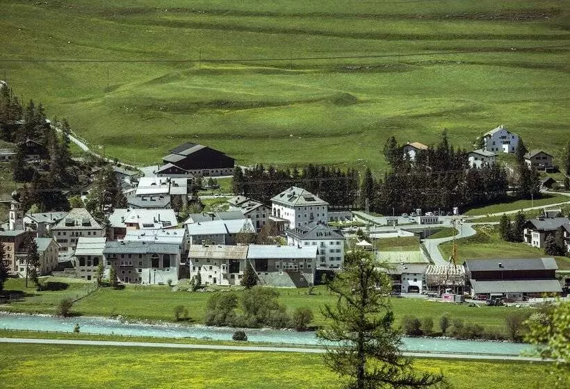 Hotelli Chesa Stuva Colani