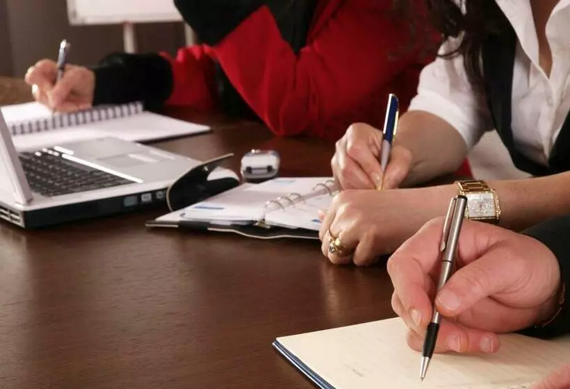 ホテル The Originals City, Hôtel Des Volcans