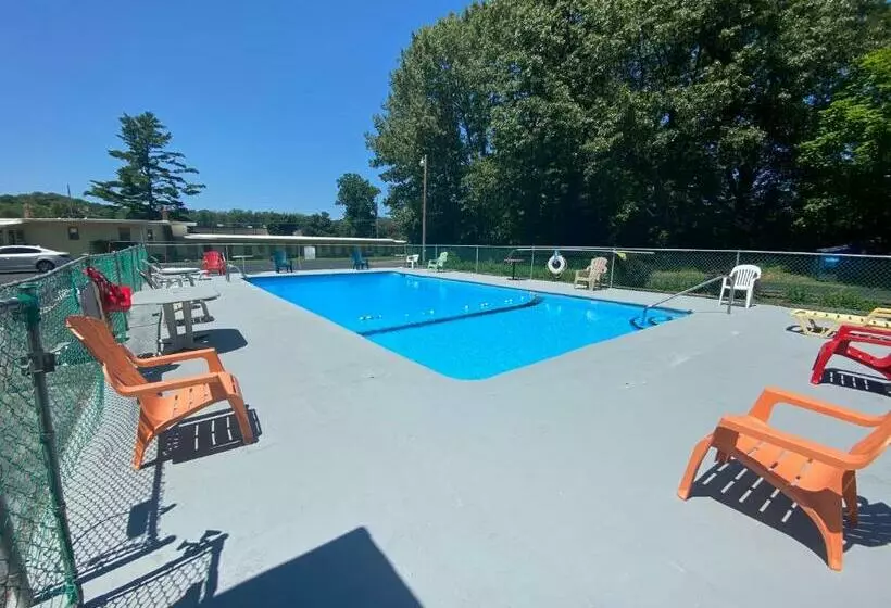 Motelli Bridgman Inn