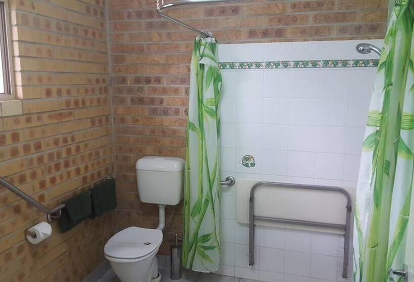 Мотель Tiaro Motor Inn